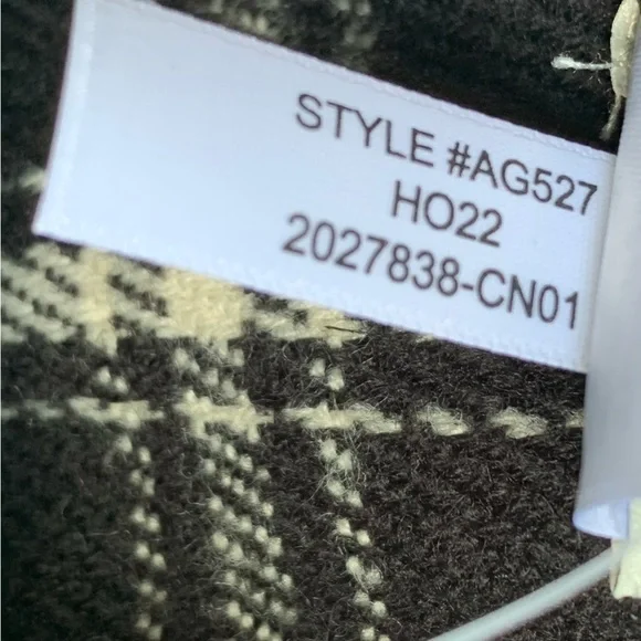 🆕 J.Crew Factory Women's Faux Fur Cape Scarf - Picture 6 of 9